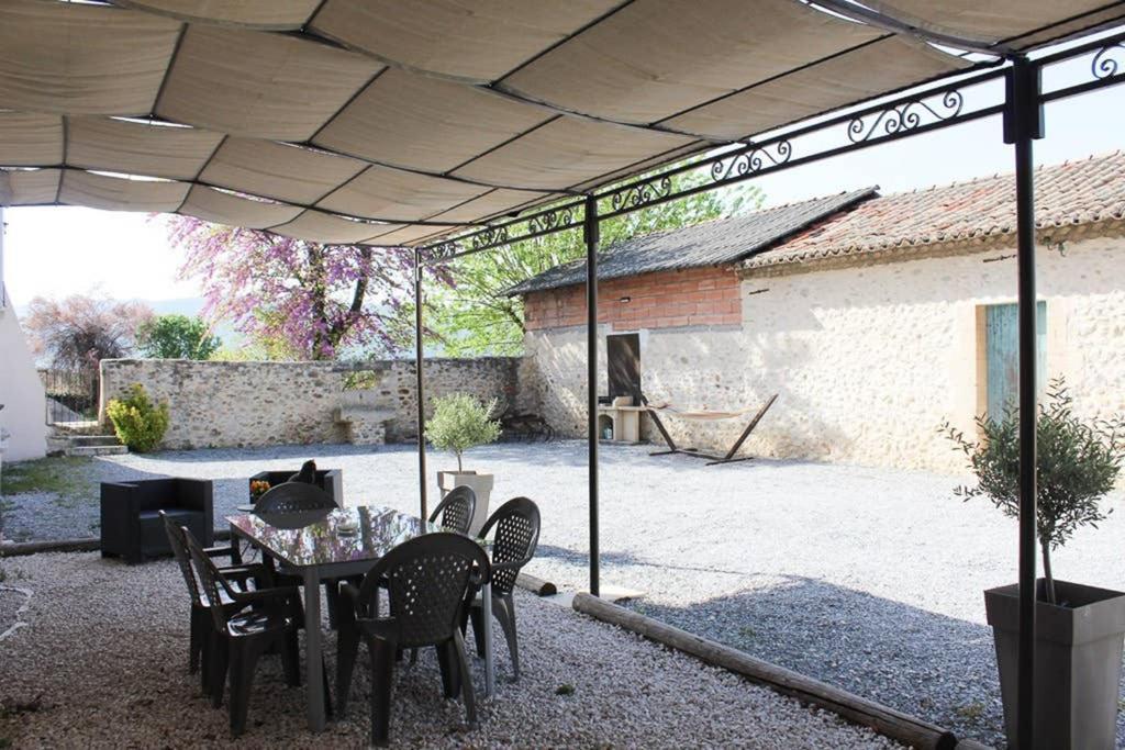 Le Gite Du Jas Vieux Montfort  Zewnętrze zdjęcie